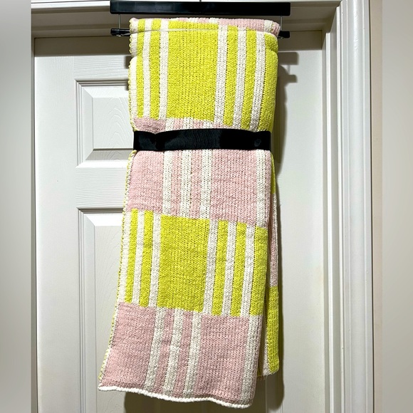 DKNY Henry Colorblock Chenille - 50” x 60” - Blush/ Citron - Picture 5 of 5
